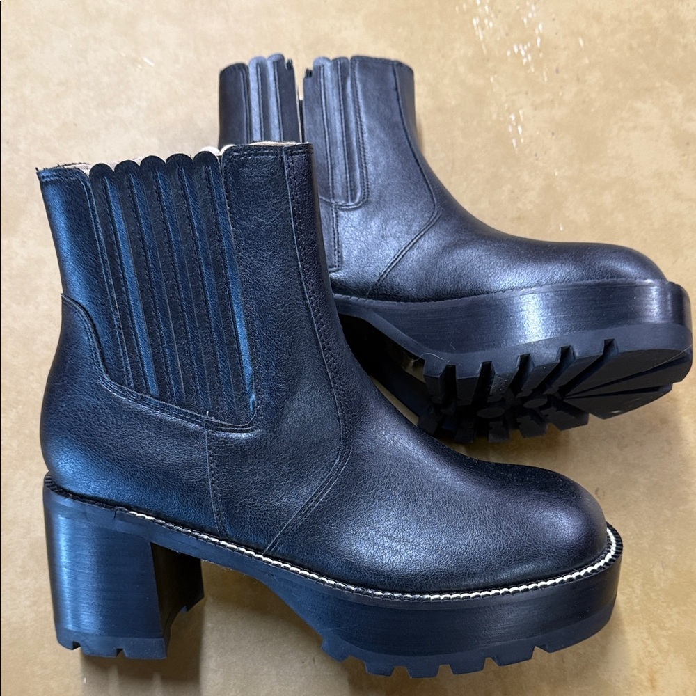 New without tags. Clunky booties